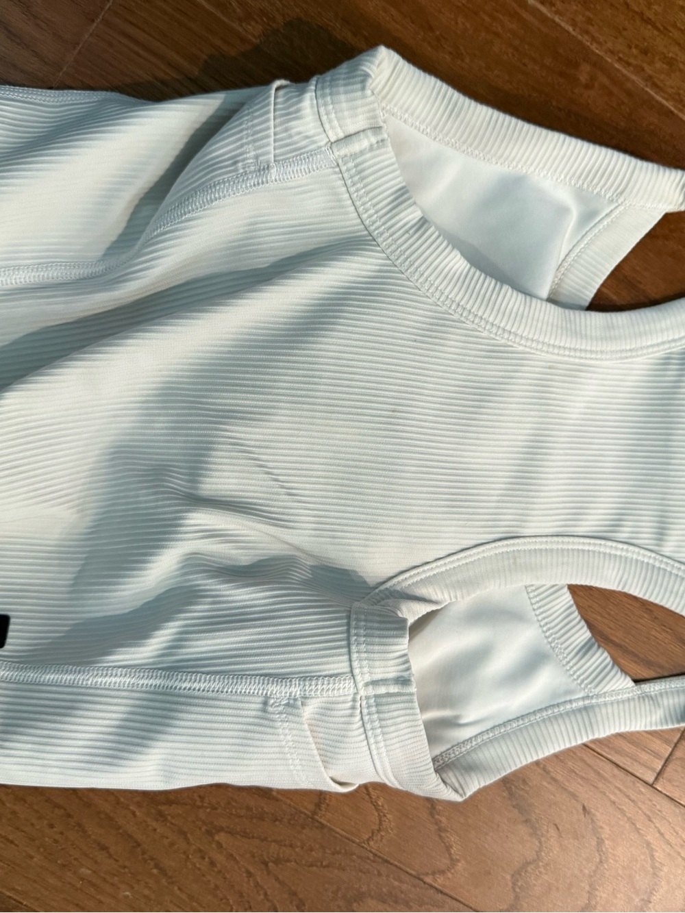 Bandit Ribbed Run Crop Tank - Picture 4 of 4